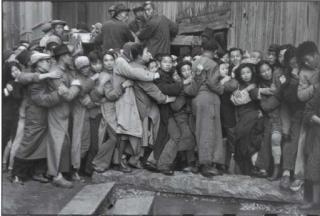 Henri Cartier-Bresson - Sale of Gold, Last Days of the Koumintang