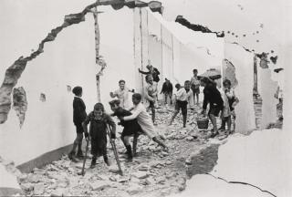 Henri Cartier-Bresson - \'Seville\', 1933