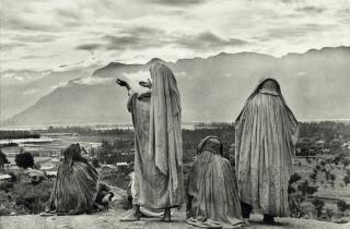 Henri Cartier-Bresson - Srinagar, Kashmir, India