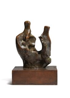 Henry Moore - Mother And Child (Bone)