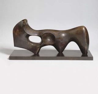 Henry Moore - Reclining figure: Circle