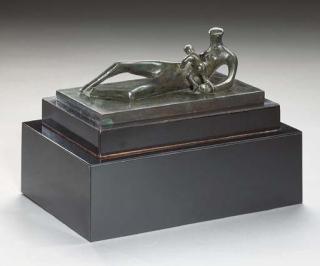 Henry Moore - Reclining Mother and Child IV
