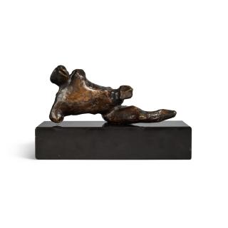 Henry Moore - Reclining Warrior