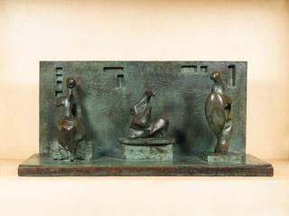 Henry Moore - Three Motives Against a Wall No. 1