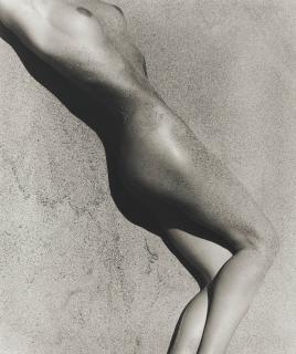 Herb Ritts - Carrie in Sand (detail), Paradise Cove, 1988