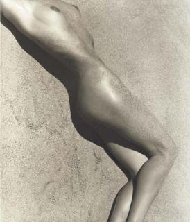 Herb Ritts - Carrie In Sand - Detail, Paradise Cove, 1988