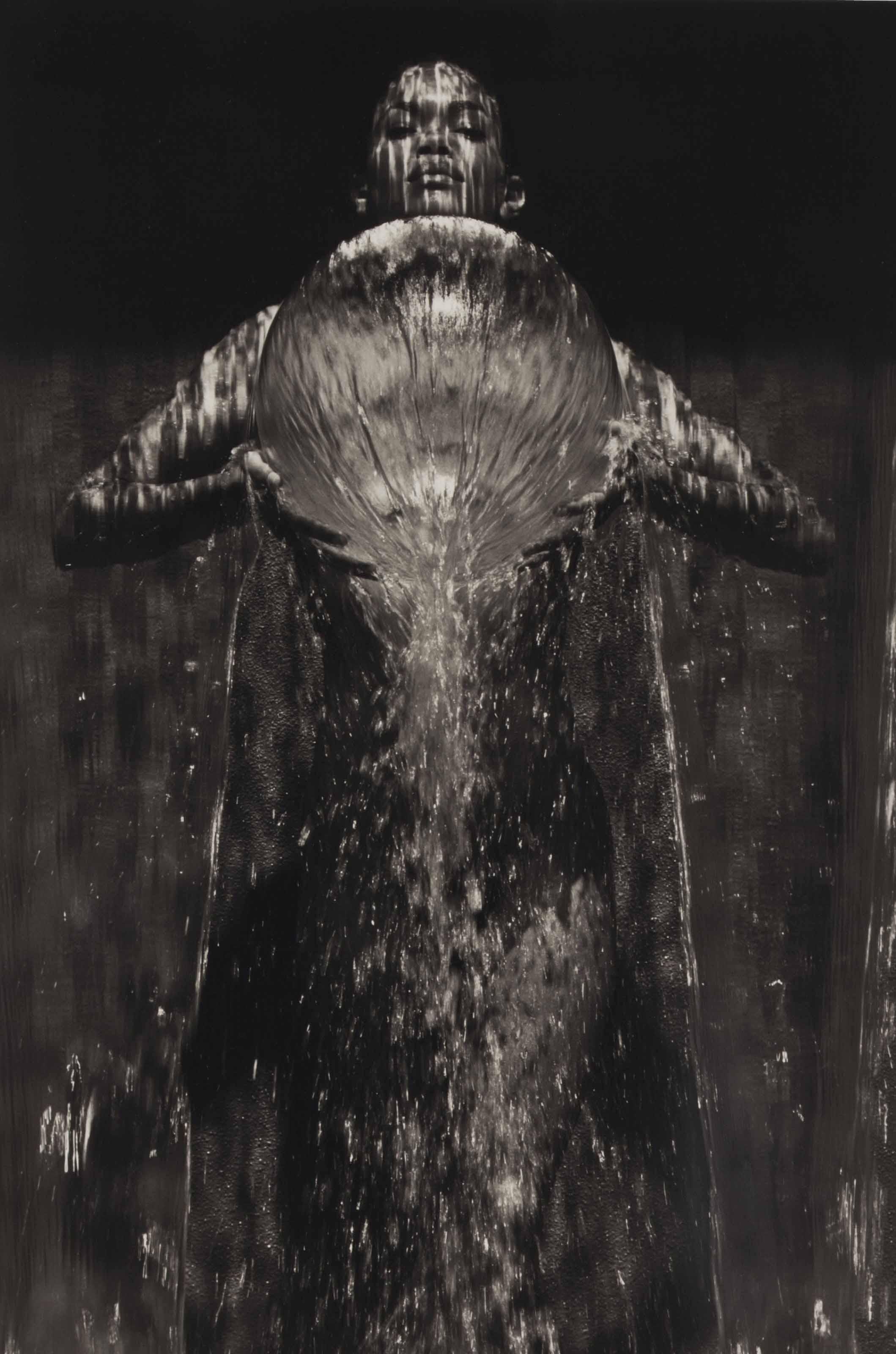 Herb Ritts - Rachel Holding Sphere, Hollywood, 1989