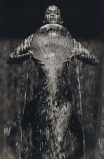 Herb Ritts - Rachel Holding Sphere, Hollywood, 1989