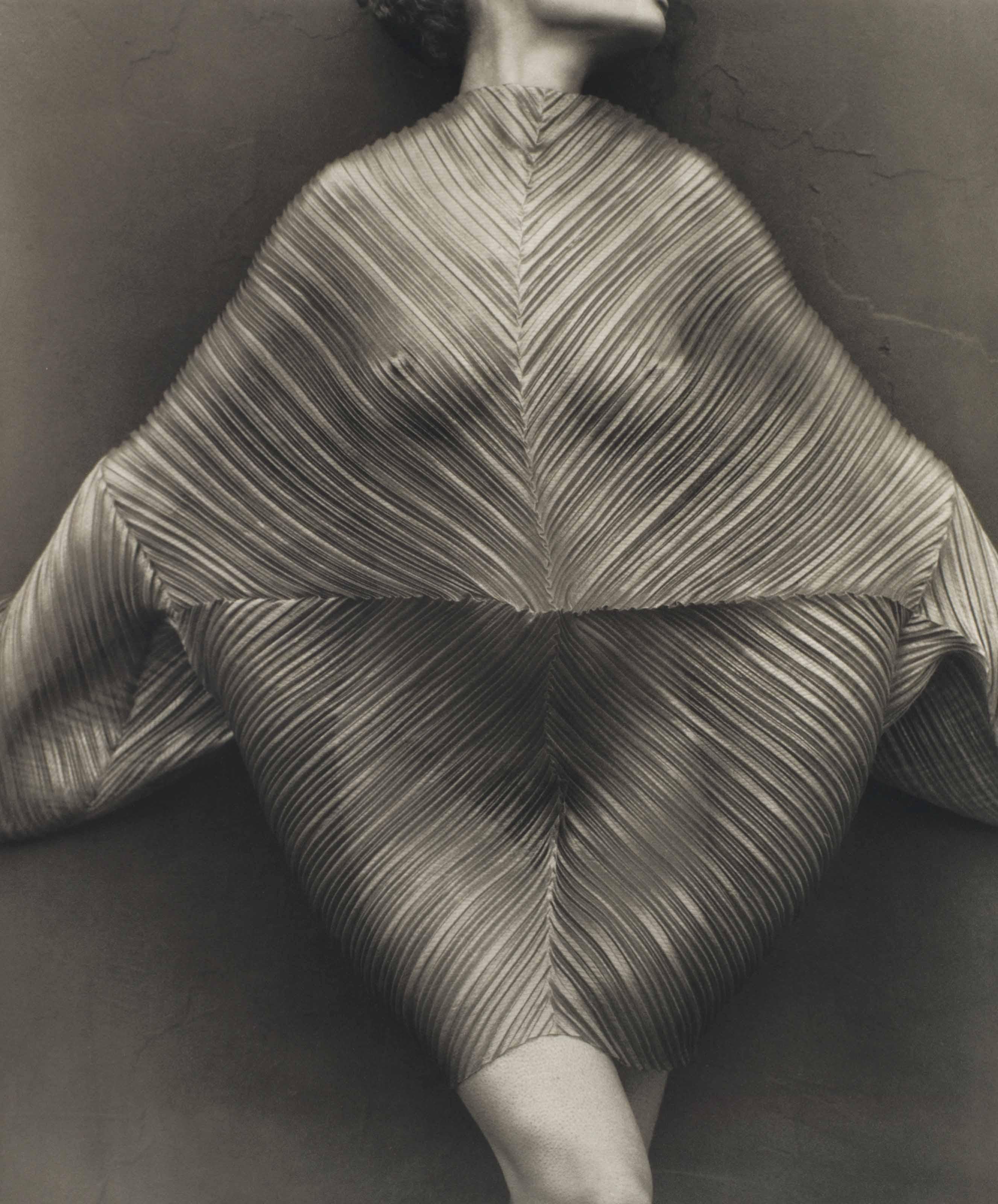 Herb Ritts - Wrapped Torso, 1989