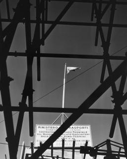 Herbert List - Roma, ponteggi a Termini 1940 ca.
