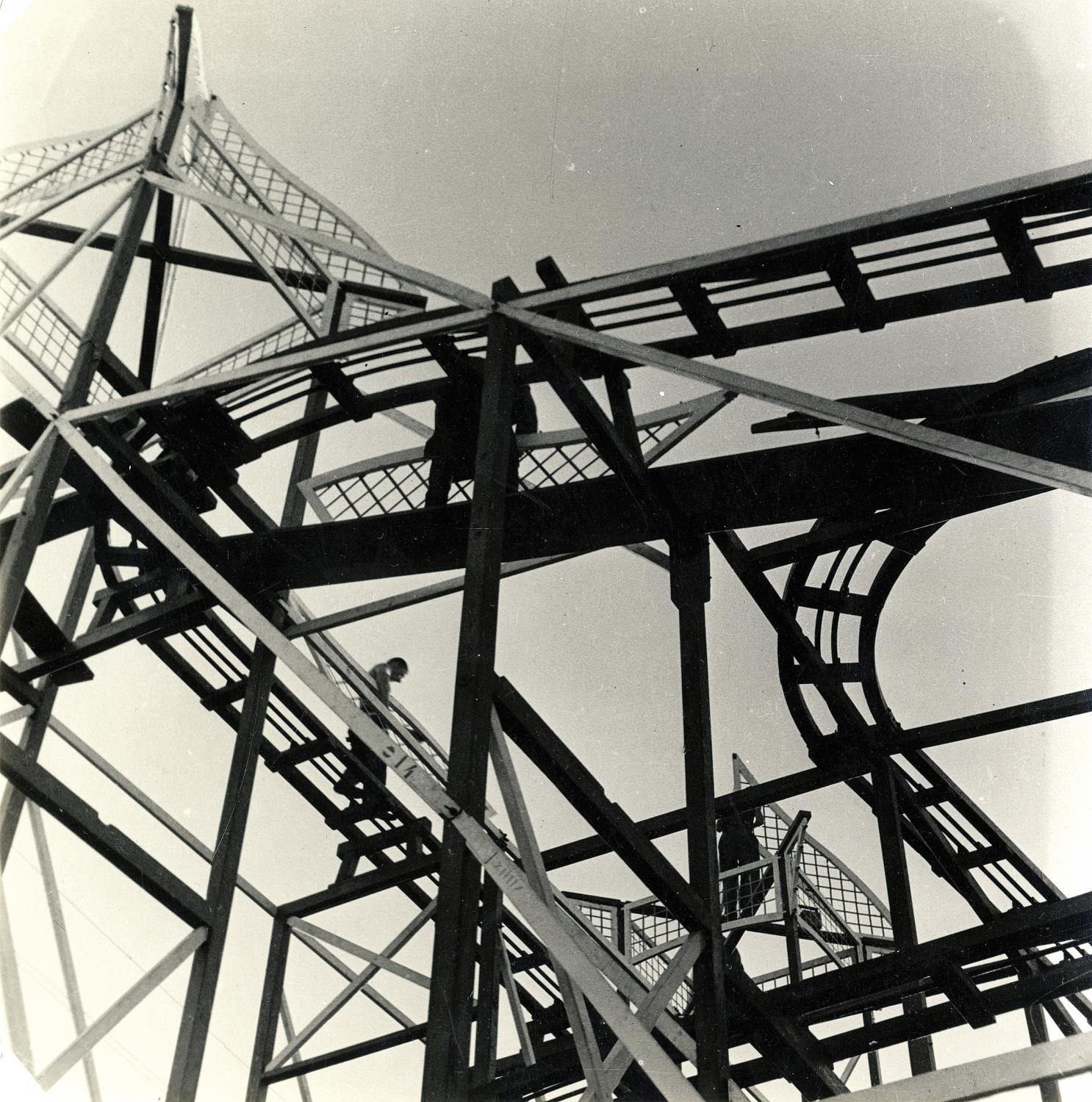Hilde Horn - Gerüst auf dem Oktoberfest