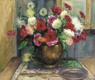 Hubert Glansdorf - A summer bloom in a vase on a table