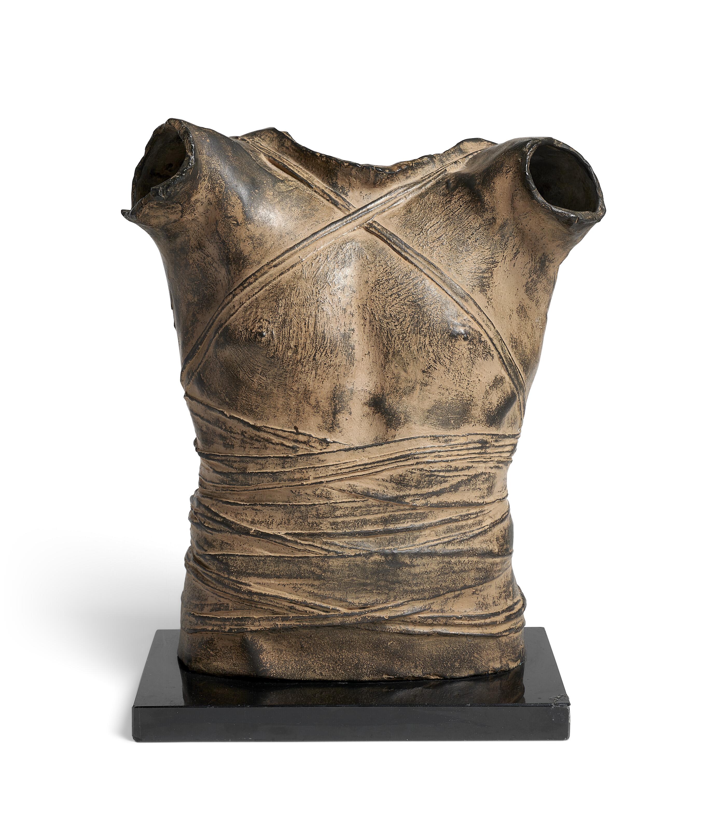 Igor Mitoraj - Corazza