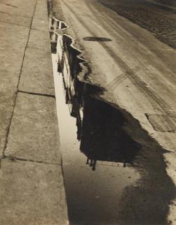 Ilse Bing - Rue de Valois, Paris