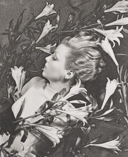 Ilse Bing - Salut de Schiaparelli, Paris, 1934