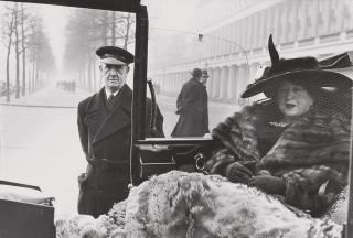 Inge Mörath - Mrs Eveleigh Nash with her chauffeur, at Buckingham Palace Mall, 1953