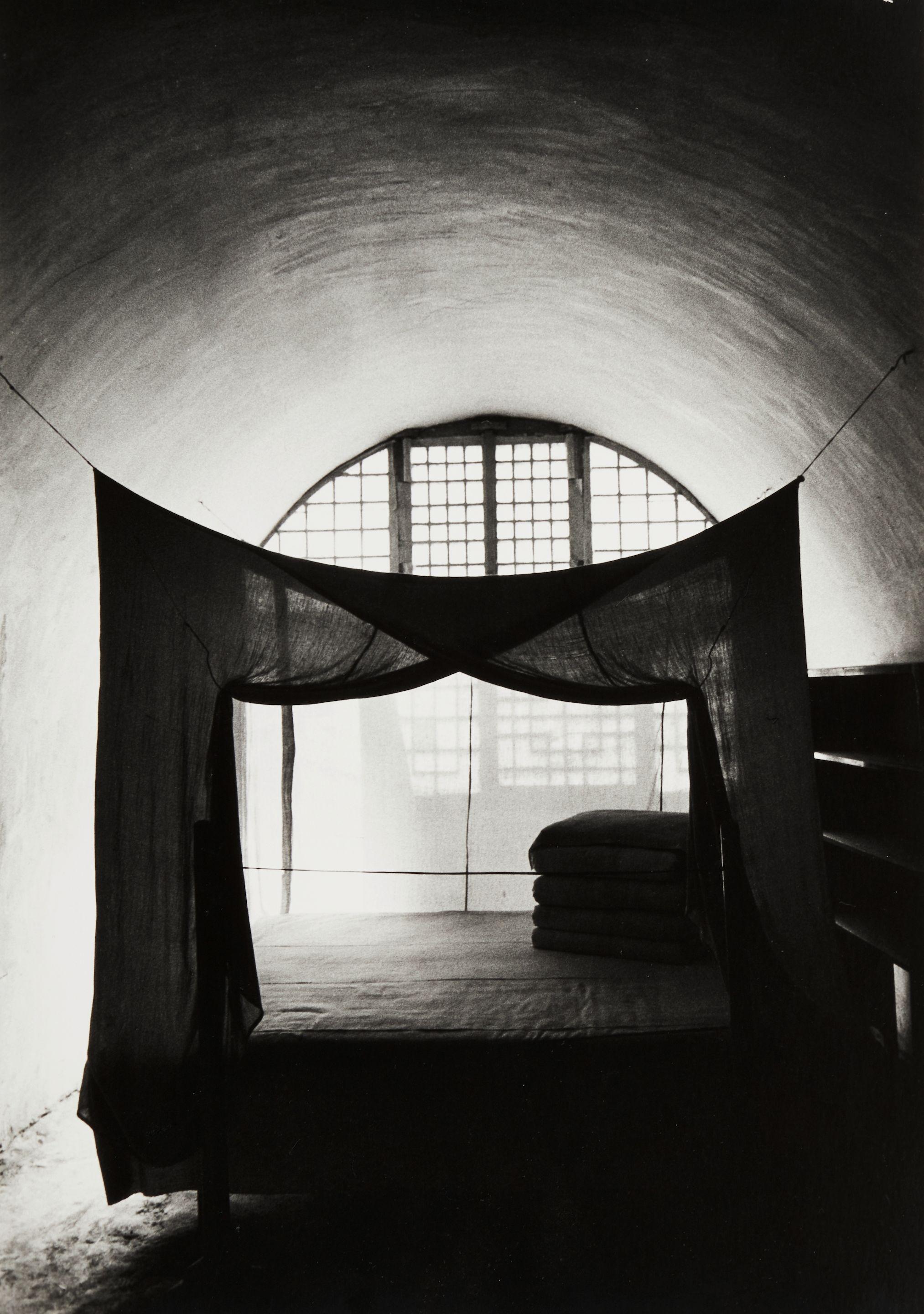 Inge Morath - Chairman Mao\'s Bedroom in His Last Cave Residence, Yan\'an, China