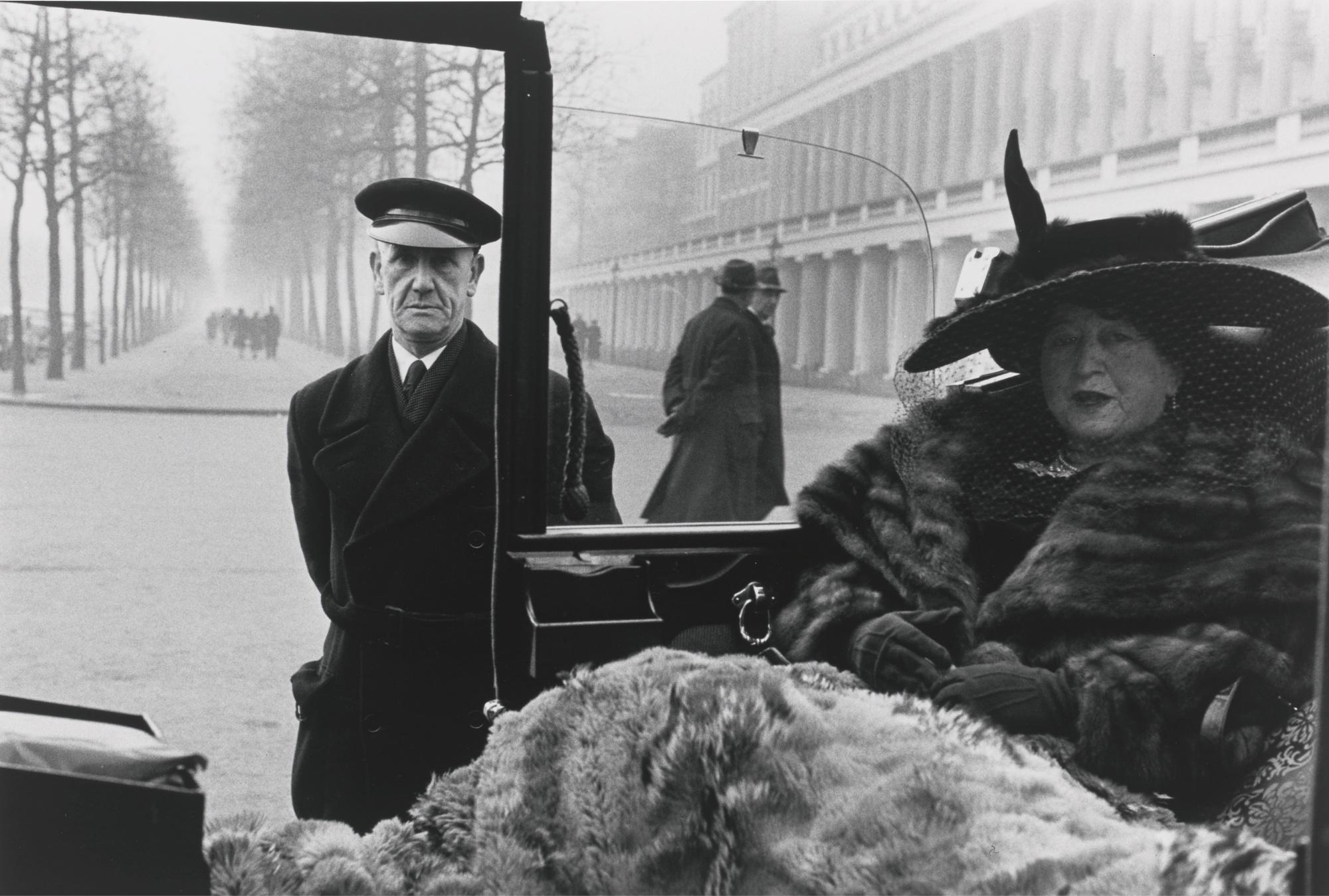 Inge Morath - Mrs Eveleigh Nash At Buckingham Palace Mall, London, 1953
