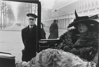 Inge Morath - Mrs Eveleigh Nash At Buckingham Palace Mall, London, 1953