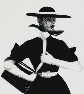 Irving Penn - Black and White Fashion (with Handbag) (Jean Patchett), New York, 1950