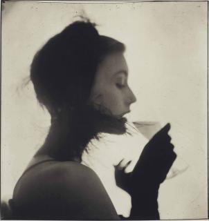 Irving Penn - Girl Drinking (Mjr), 1949