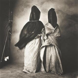 Irving Penn - Guedras in the Wind, Morocco