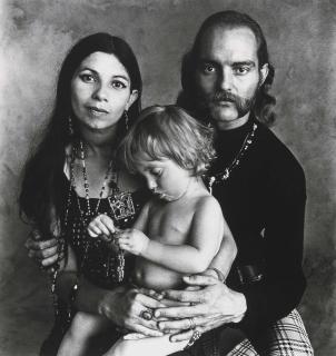 Irving Penn - Hippie Family (F), San Francisco, 1967