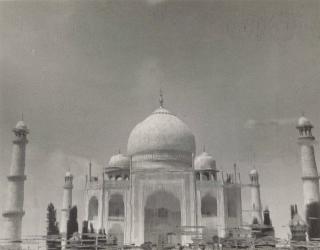 Irving Penn - Taj Mahal Reflection, 1945