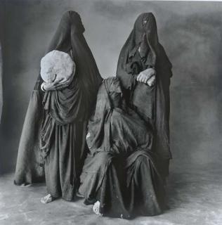 Irving Penn - Three Rissani Women with Bread, Two Standing, Morocco, 1971