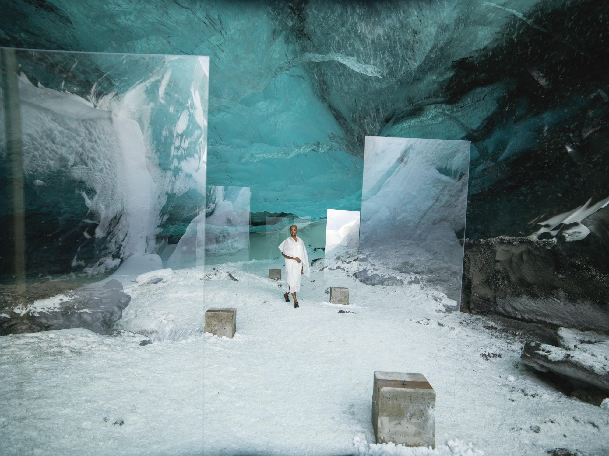 Isaac Julien - En Passage (Stones Against Diamonds)