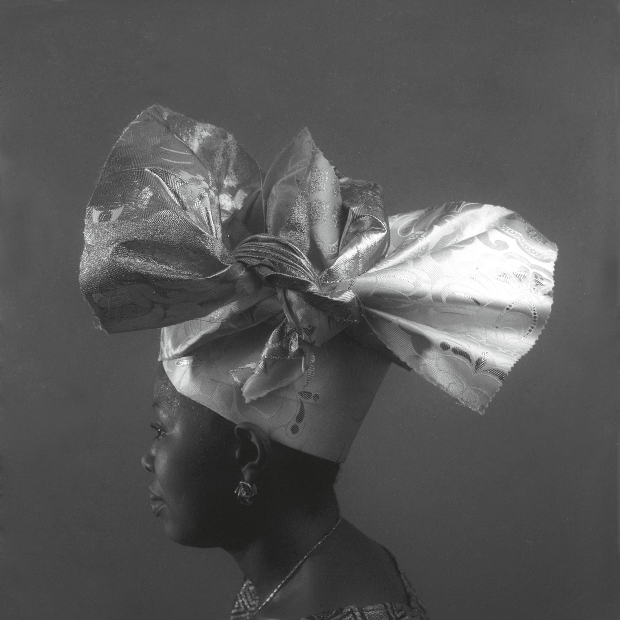 J.D. ‘Okhai Ojeikere - Nigerianuntitled Hg-0503-04, Headties Series, 1975
