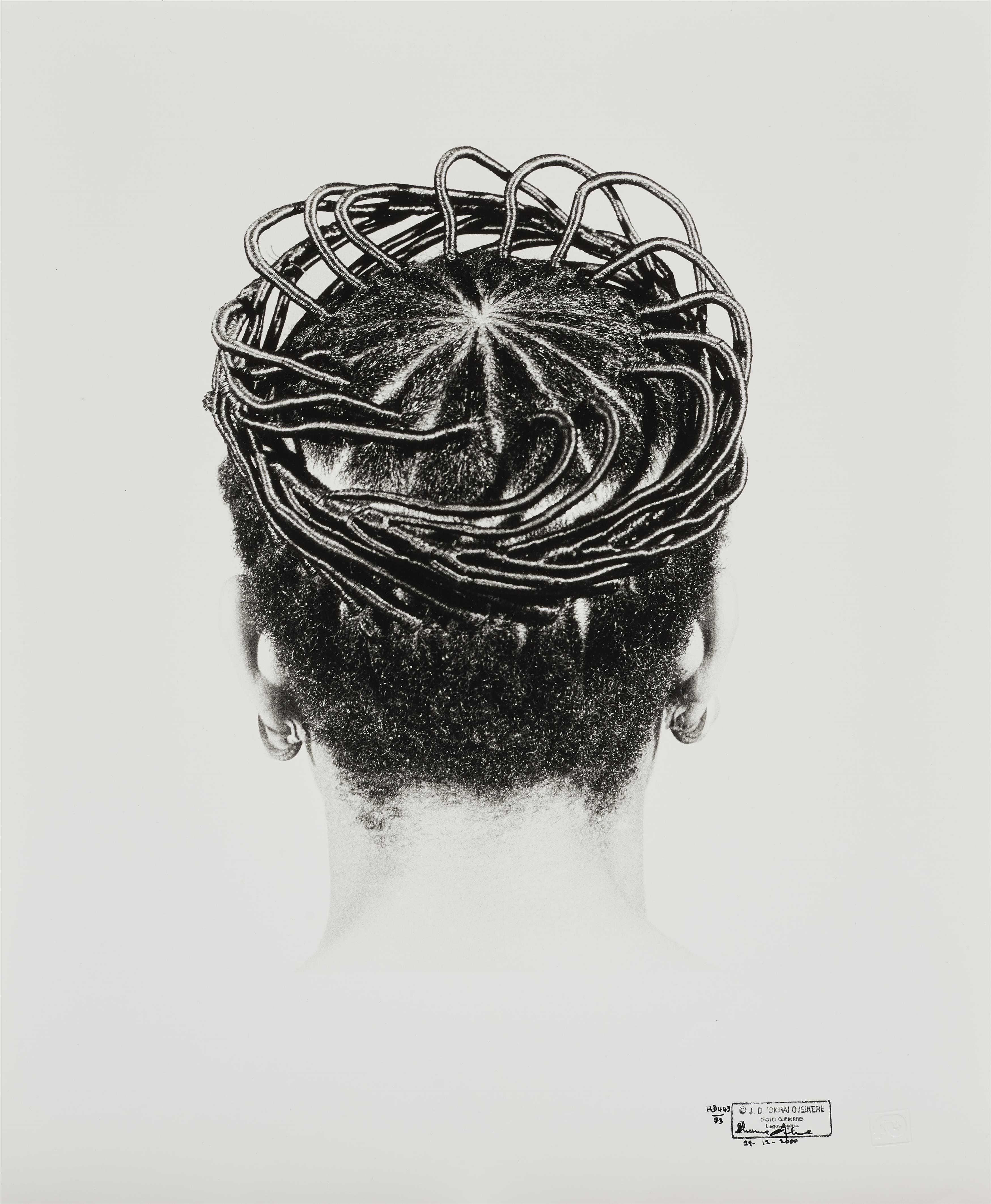 J.D. Okhai Ojeikere - Ohne Titel (aus der Serie: Hairstyles)