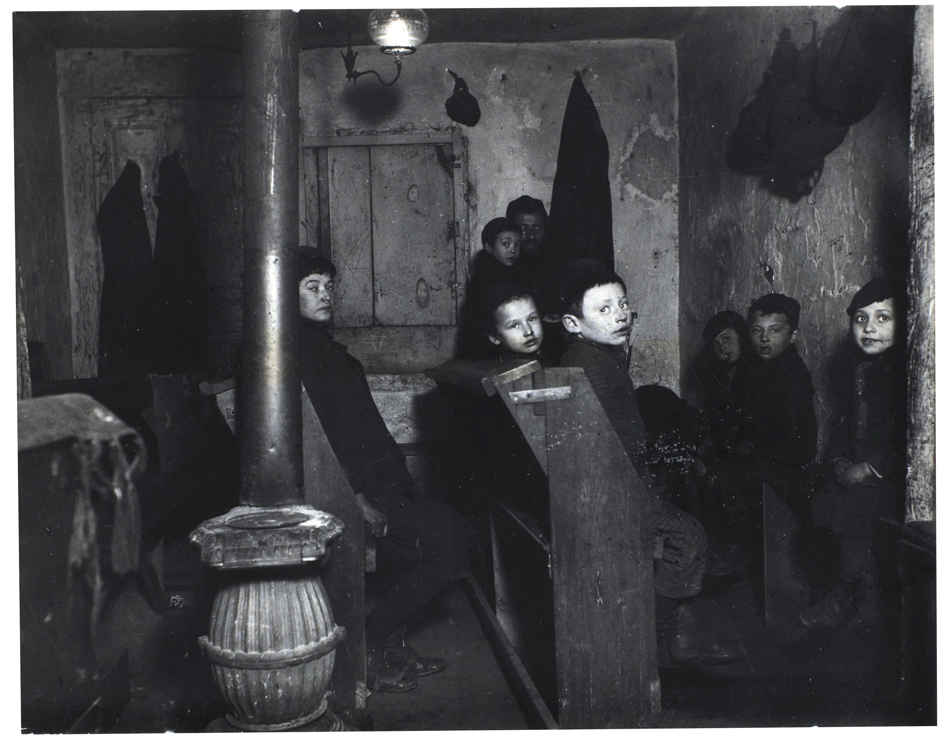 Jacob Riis - Talmud School in a Hester Street Tenement, 1888–1895