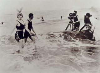 Jacques-Henri Lartigue - Le Dieu du Hasard, Deauville, 1919