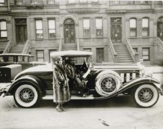 James van der Zee - Harlem Couple, 1932