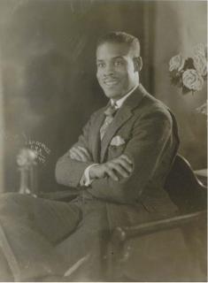 James van der Zee - Portrait of an unknown man, 1925