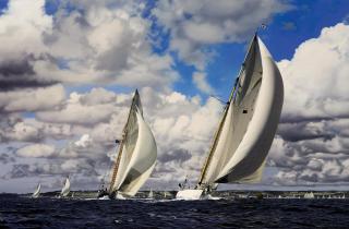 Jamie Medlin - The Pendennis Cup, 2008: Mariquita leading the fleet towards the turning mark, with Mariette chasing her down and Altair, The Lady Anne, Kelpie and Adix trailing behind
