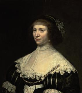 Jan Anthonisz. van Ravesteyn - Portrait of a lady, half-length, in a black dress with lace trim and pearl ornaments