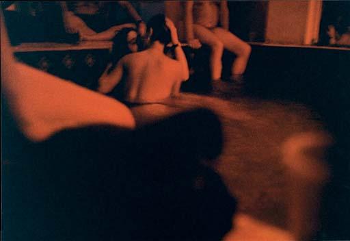 Jean-Christian Bourcart - Kiss in bath, Tropêze, N.Y., 1998