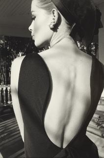 Jeanloup Sieff - Astrid Heeren in a Bill Blass dress for Harper\'s Bazaar, Palm Beach, 1964