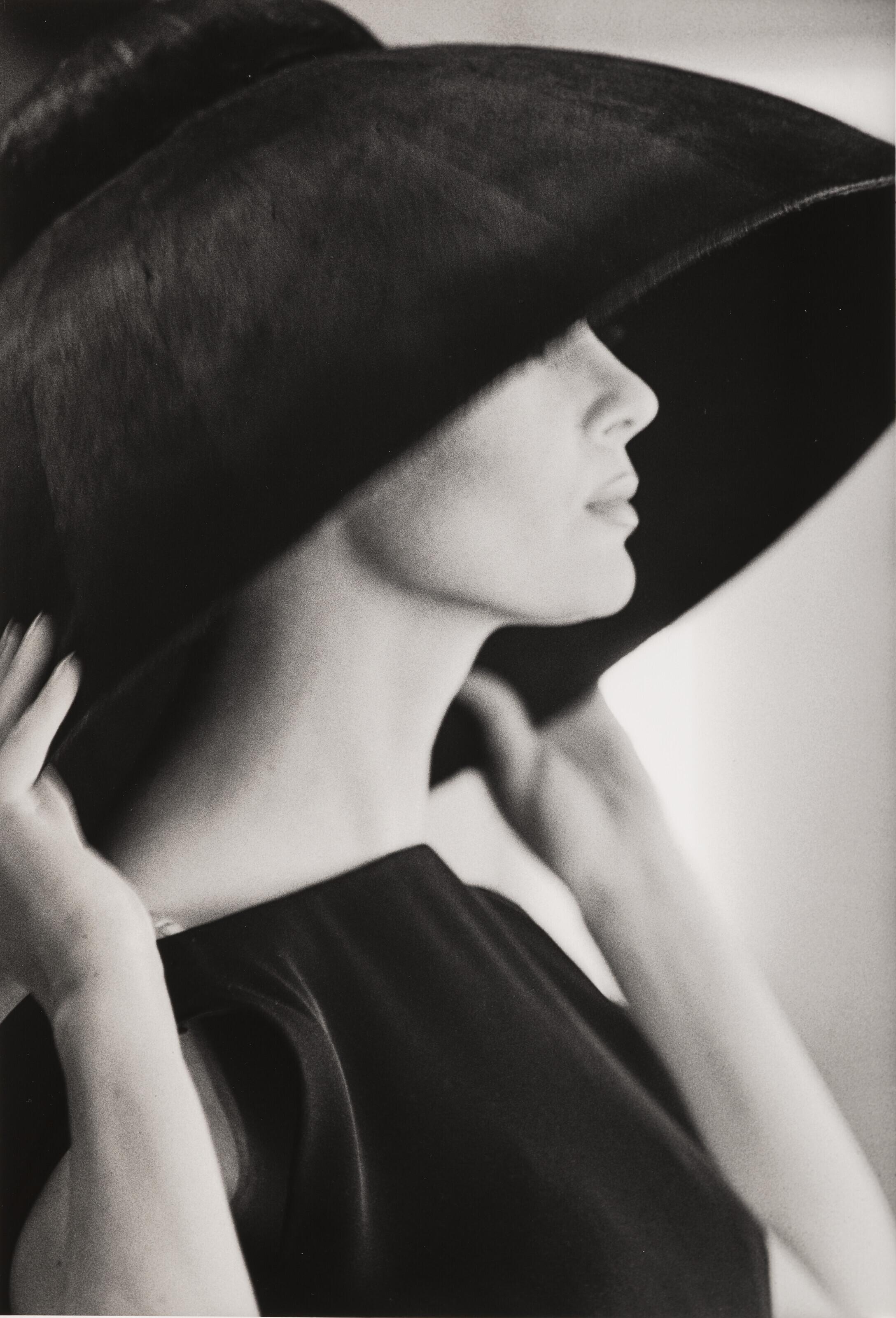Jerry Schatzberg - Behind the Scenes (Large hat profile), Paris, 1962