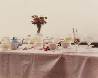 Joel Meyerowitz - »Dinner Table, Dawn, Provincetown«