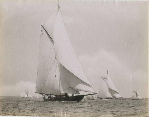 John S. Johnston - Defender, 1895; Navahoe; Start of 30s with Esperanza; Mai, 1896; and Hera