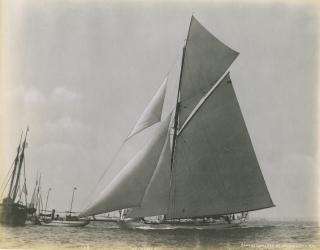 John S. Johnston - Five photographs of 1895 America\'s Cup winner Defender