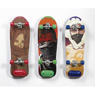 José Antonio Hernández-Diéz - Vehículos Perfectos (Three Skateboards)