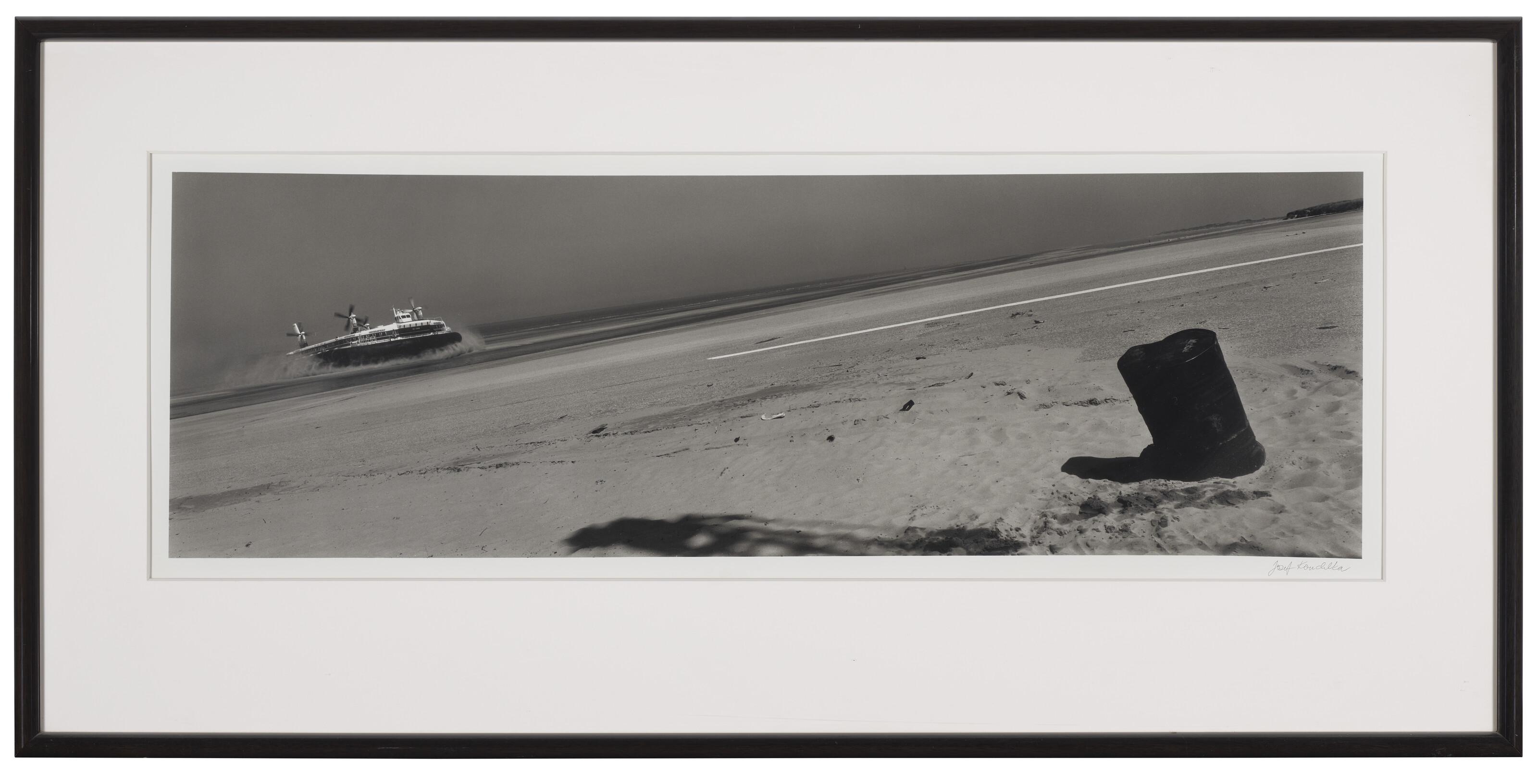 Josef Koudelka - Calais, Hoverport, c. 1988