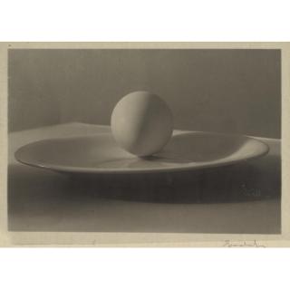 Josef Sudek - Egg On Plate