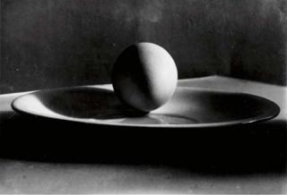 Josef Sudek - Still-life (Egg on a plate)