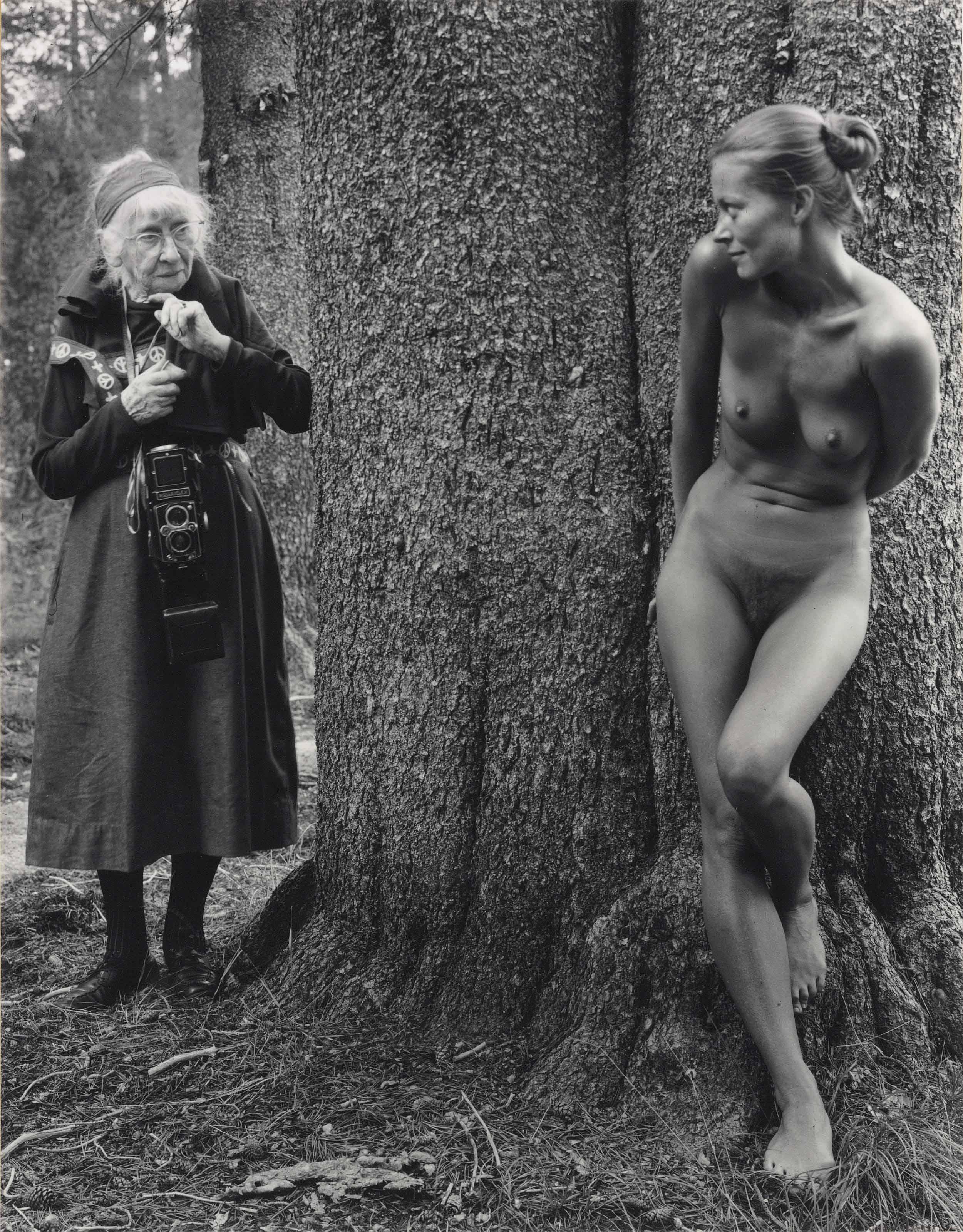 Judy Dater - Imogen and Twinka, Yosemite, 1974