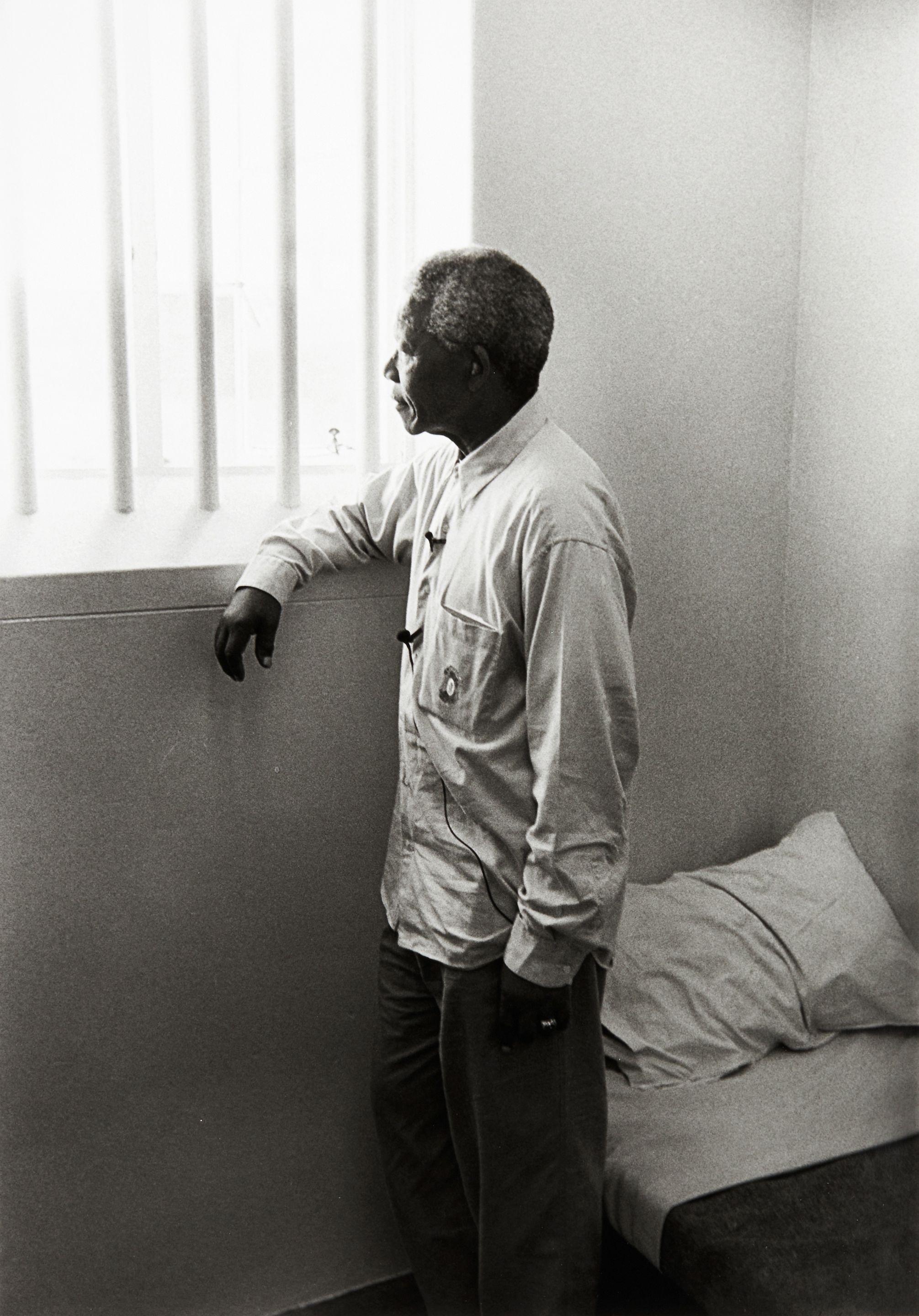 Jürgen Schadeberg - Nelson Mandela in his cell on Robben Island (revisit), 1994